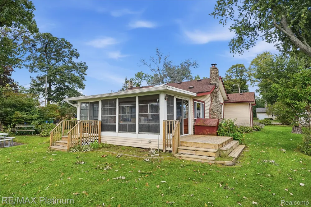 1186 Chemung Drive Genoa Township, MI 48843