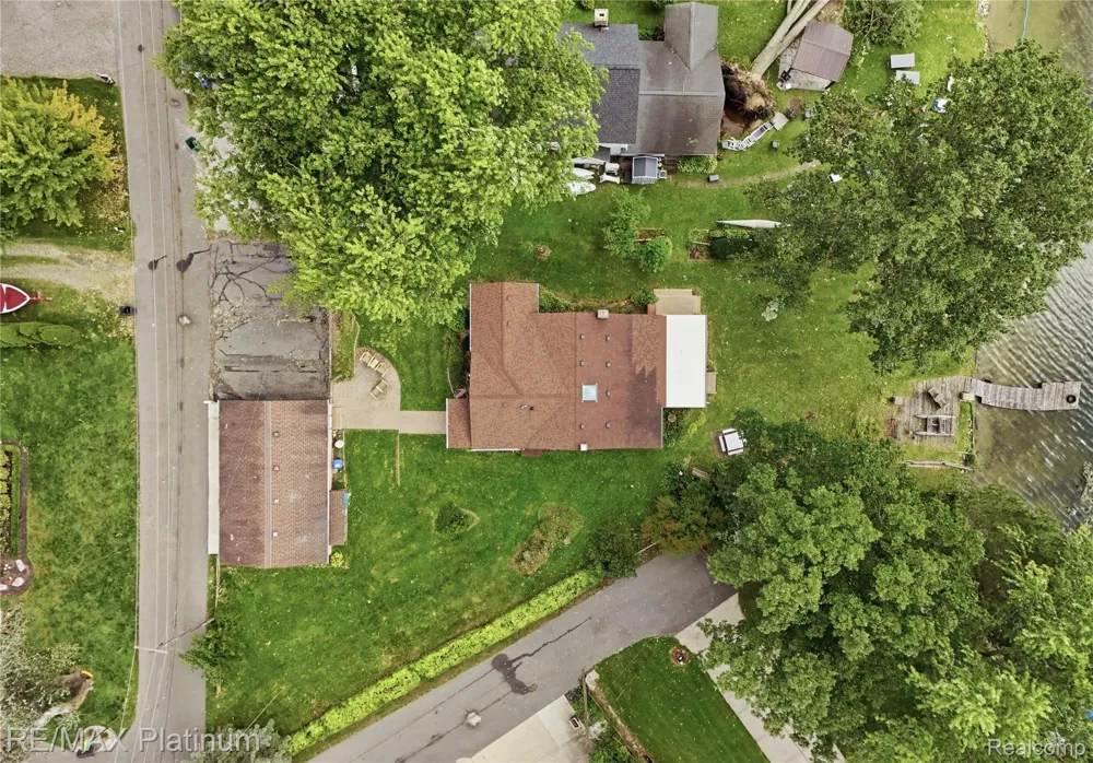 1186 Chemung Drive Genoa Township, MI 48843