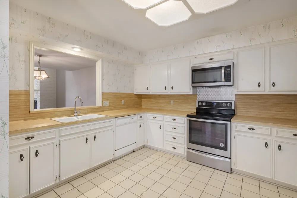 11133 Pinehurst #B Drive #B Austin, TX 78747