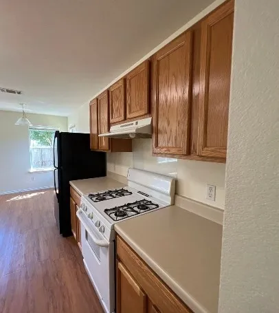 940 Goldenrod Street Kyle, TX 78640