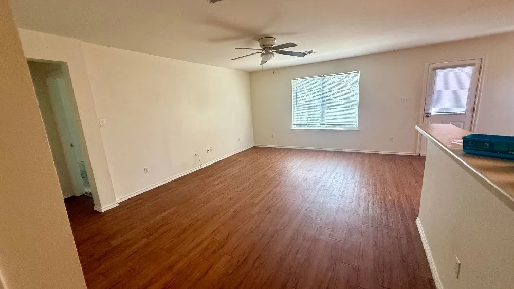 940 Goldenrod Street Kyle, TX 78640