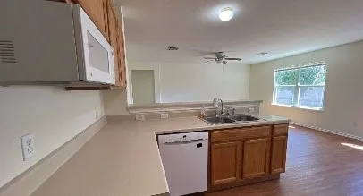 940 Goldenrod Street Kyle, TX 78640