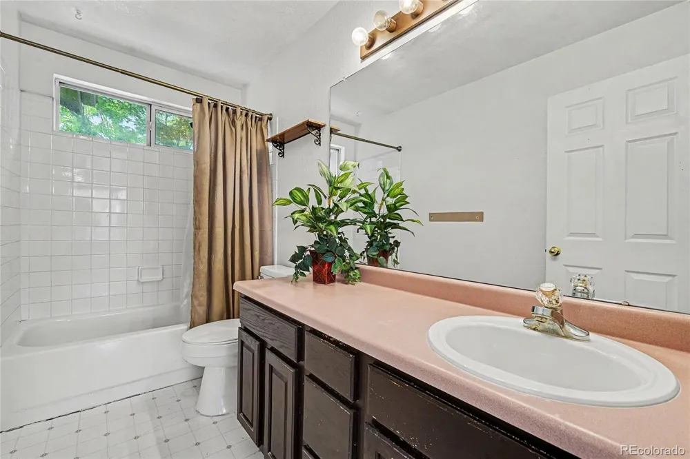 9026 W Remington Place Littleton, CO 80128