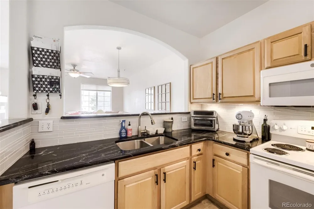 5255 Memphis Street #319 Denver, CO 80239
