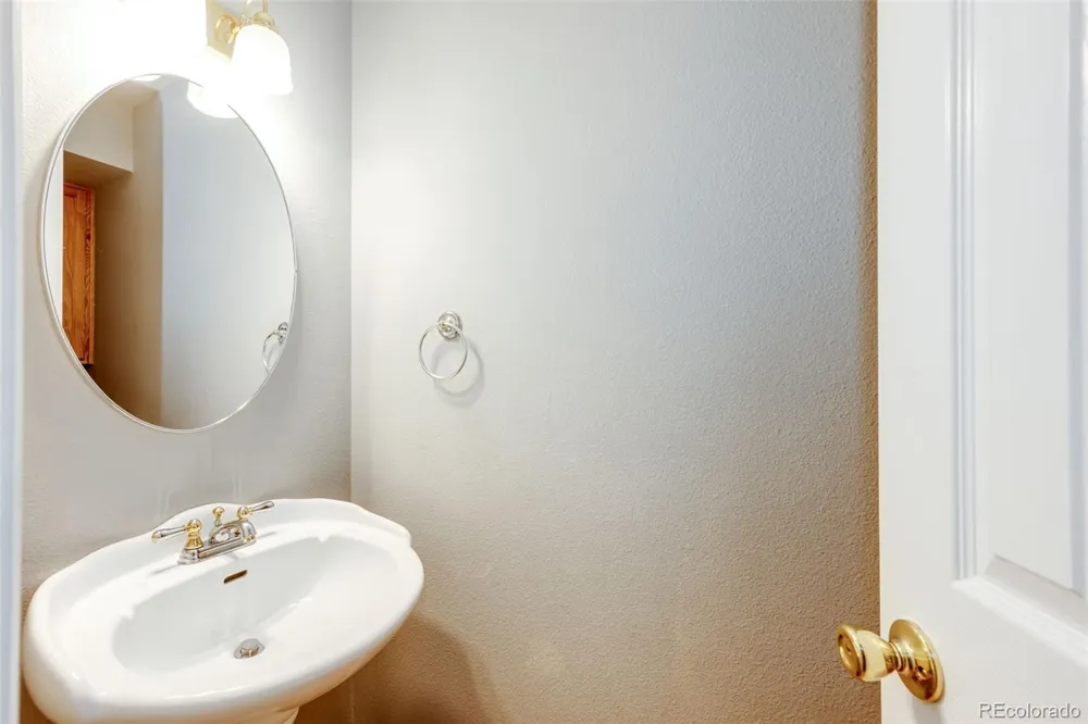 6876 S Broadway Centennial, CO 80122