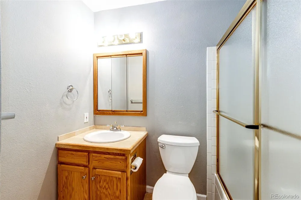 6876 S Broadway Centennial, CO 80122
