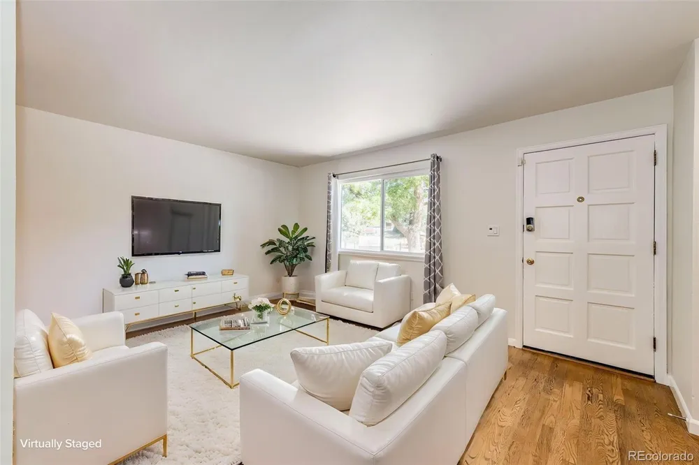6876 S Broadway Centennial, CO 80122