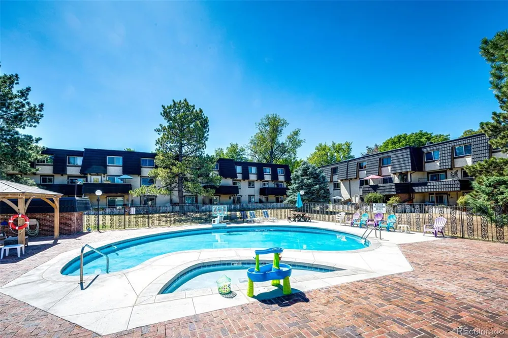 6876 S Broadway Centennial, CO 80122