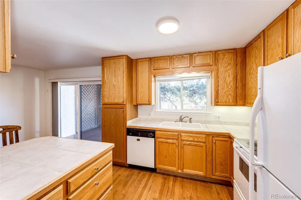 6876 S Broadway Centennial, CO 80122