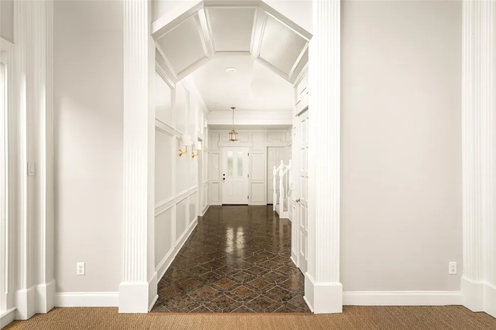 9338 Briar Forest Drive Houston, TX 77063