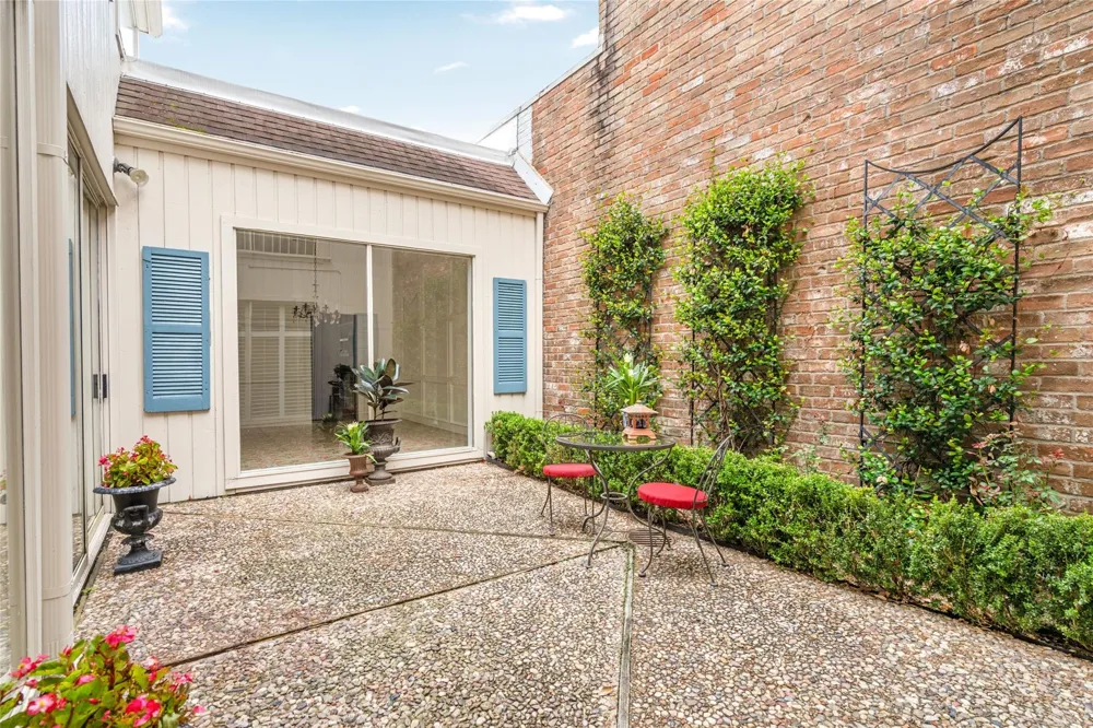 9338 Briar Forest Drive Houston, TX 77063