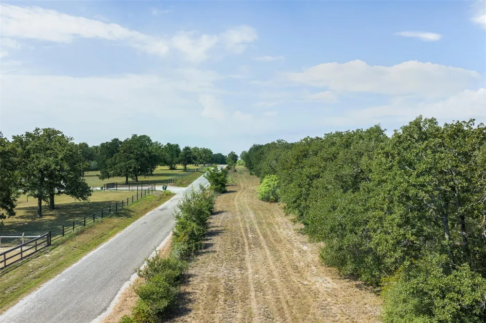13565 County Road 274 Somerville, TX 77879