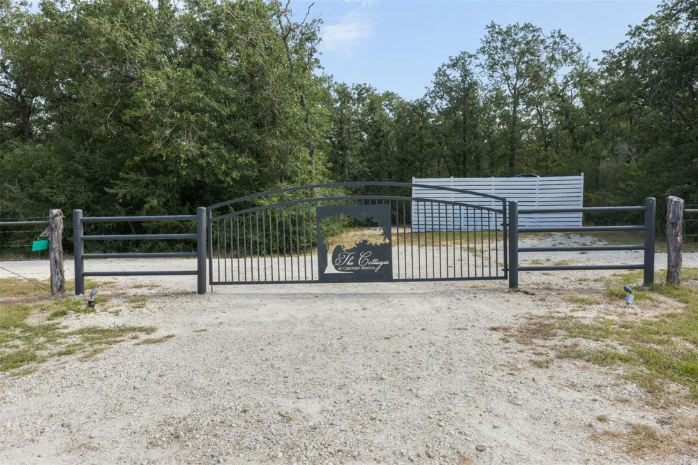 13565 County Road 274 Somerville, TX 77879