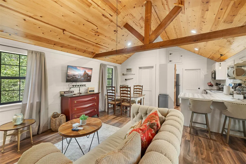 13565 County Road 274 Somerville, TX 77879