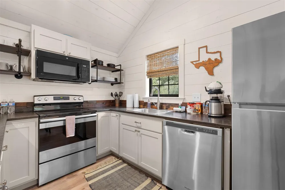 13565 County Road 274 Somerville, TX 77879