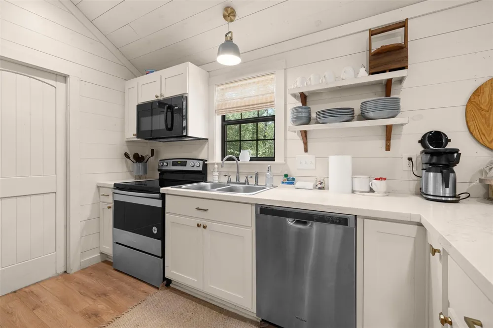 13565 County Road 274 Somerville, TX 77879