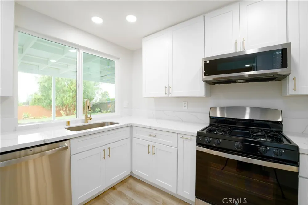 1758 Manor Vista, CA 92084