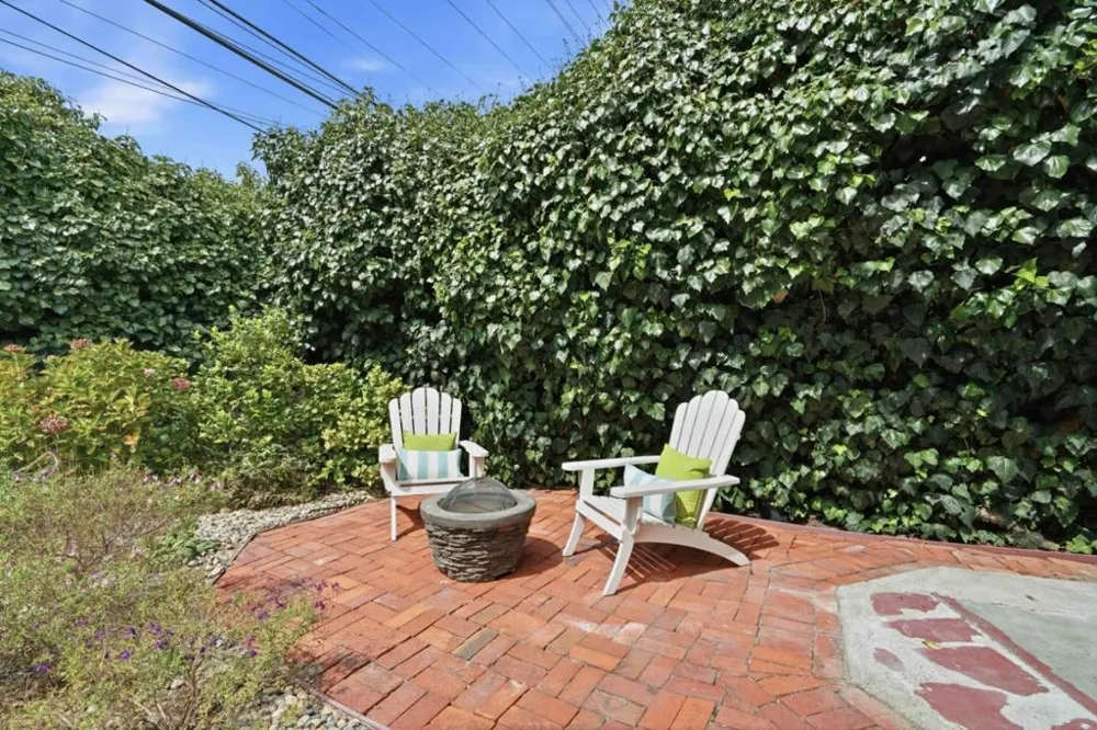 1037 Del Norte Avenue Menlo Park, CA 94025