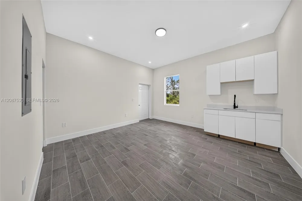 308 Mangonia Lehigh Acres, FL 33974