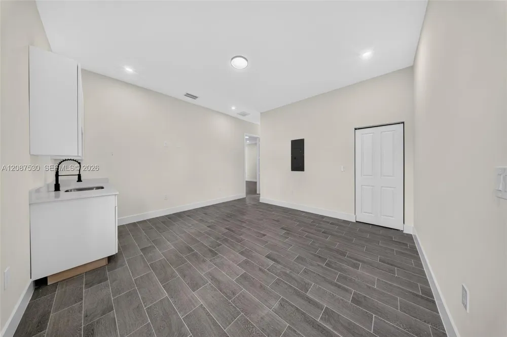308 Mangonia Lehigh Acres, FL 33974