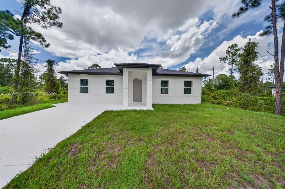 308 Mangonia Lehigh Acres, FL 33974