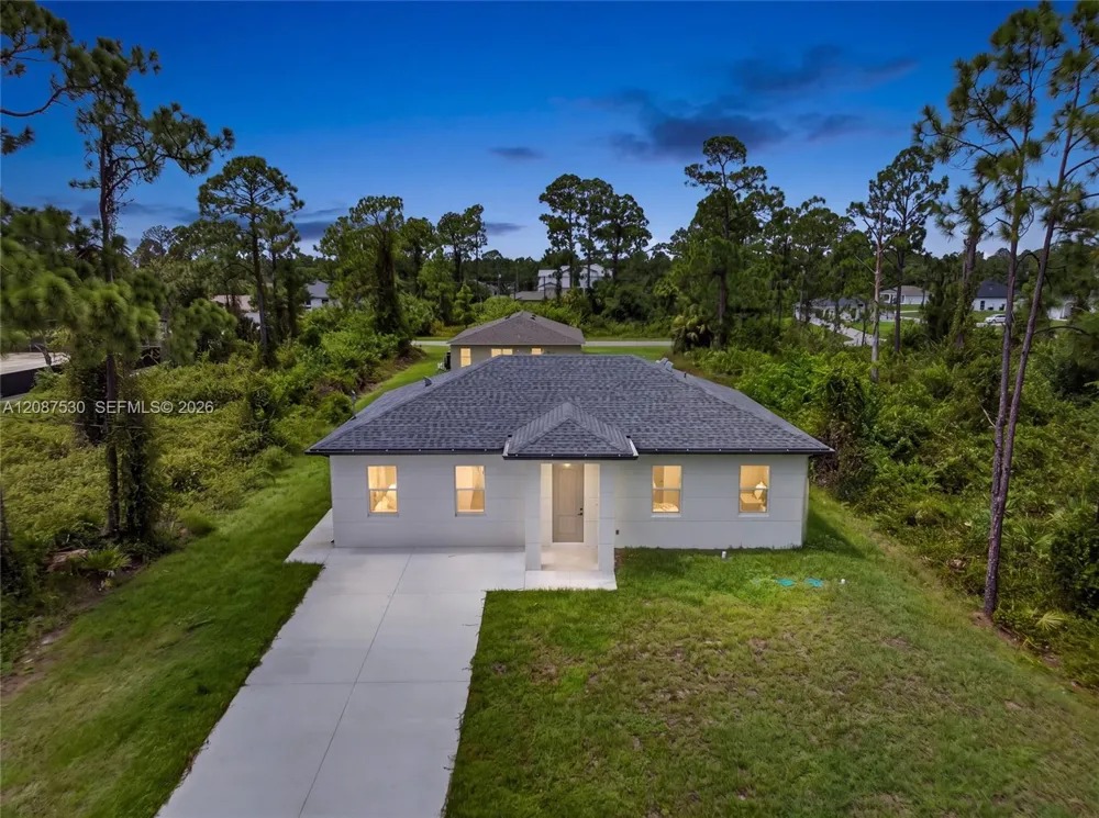 308 Mangonia Lehigh Acres, FL 33974