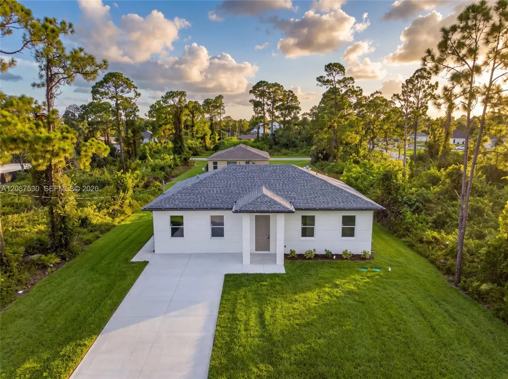 308 Mangonia Lehigh Acres, FL 33974