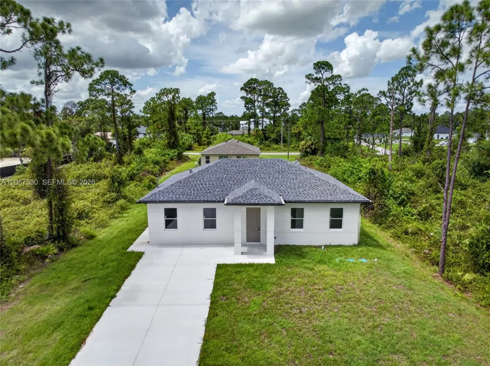 308 Mangonia Lehigh Acres, FL 33974