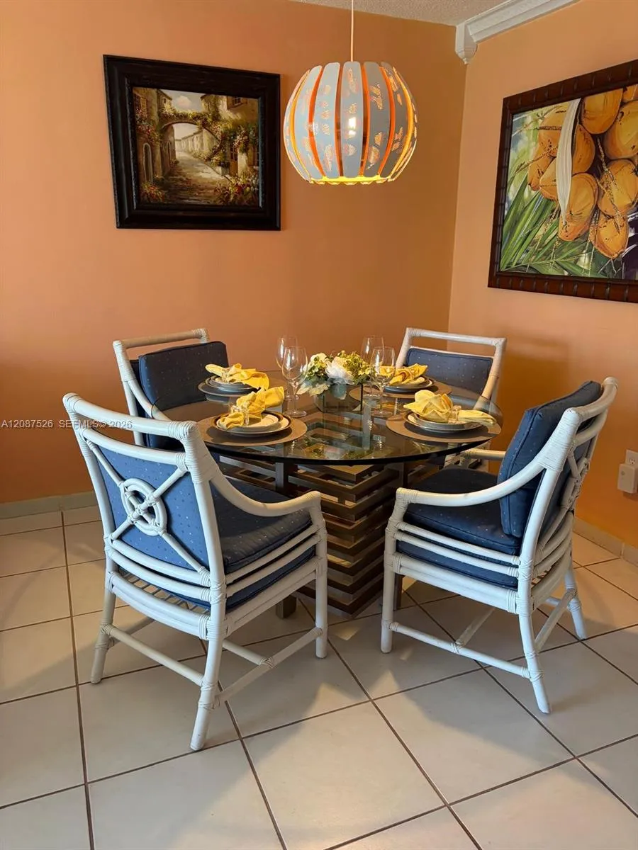 2861 Leonard Dr #F207 Aventura, FL 33160