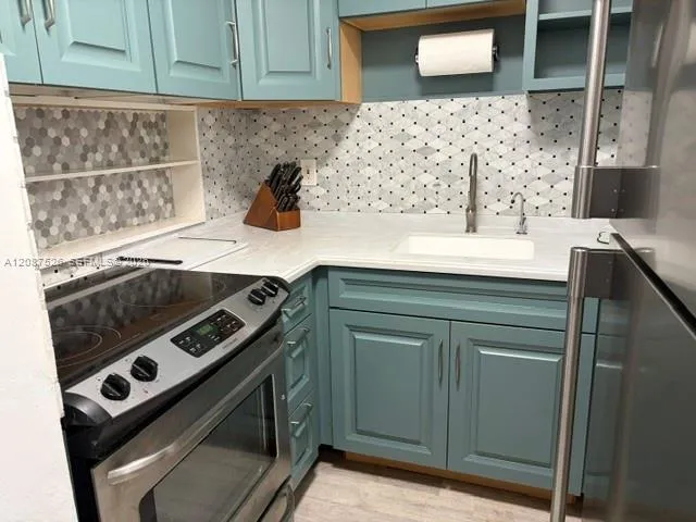 2861 Leonard Dr #F207 Aventura, FL 33160