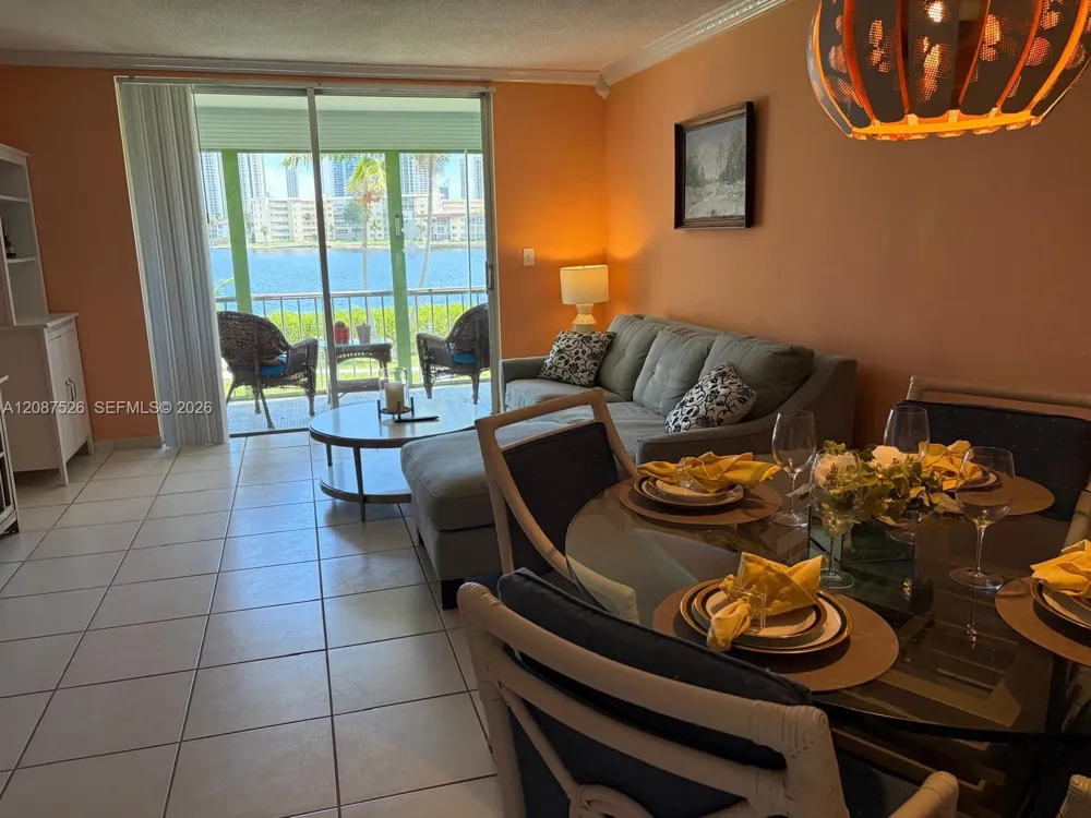 2861 Leonard Dr #F207 Aventura, FL 33160
