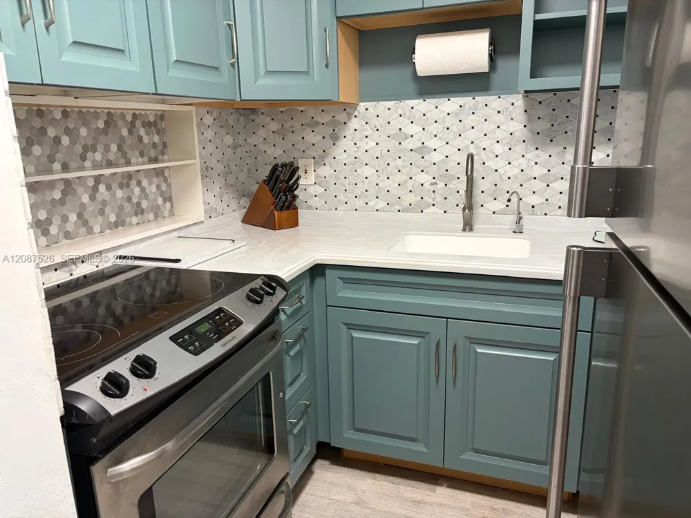 2861 Leonard Dr #F207 Aventura, FL 33160