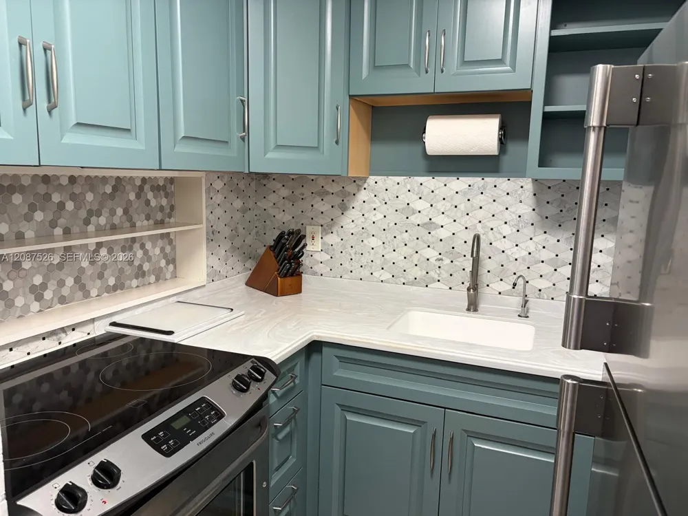2861 Leonard Dr #F207 Aventura, FL 33160