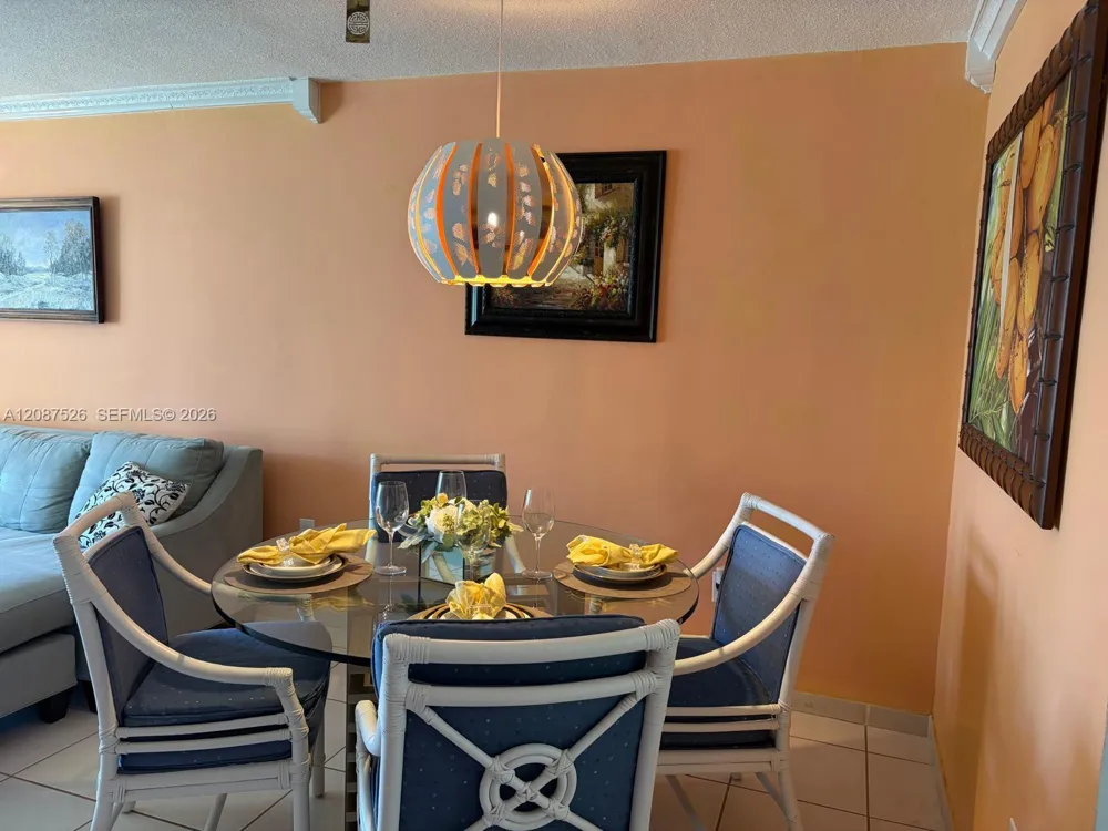 2861 Leonard Dr #F207 Aventura, FL 33160