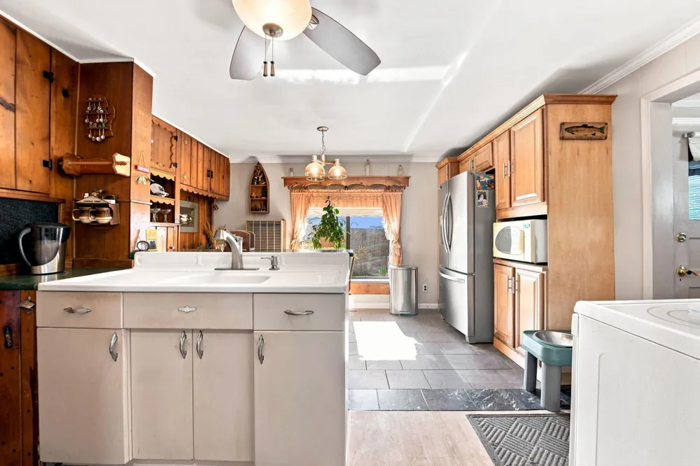 204 Lathrop Avenue Algonac, MI 48001