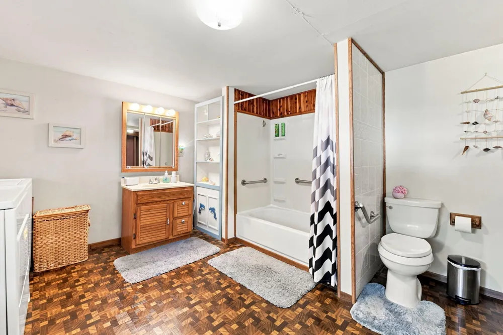 204 Lathrop Avenue Algonac, MI 48001