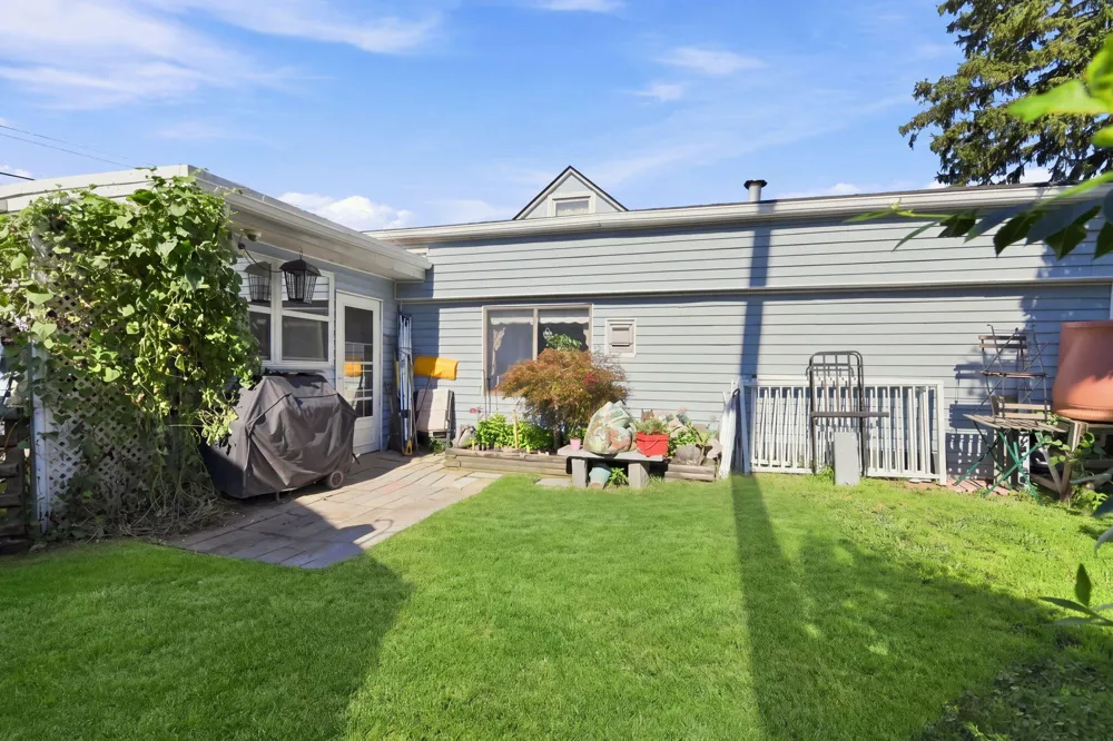 204 Lathrop Avenue Algonac, MI 48001