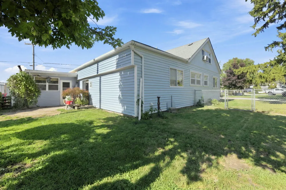 204 Lathrop Avenue Algonac, MI 48001