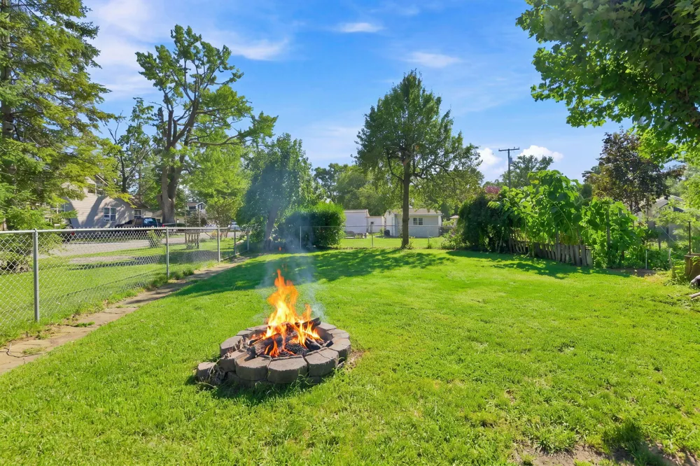 204 Lathrop Avenue Algonac, MI 48001