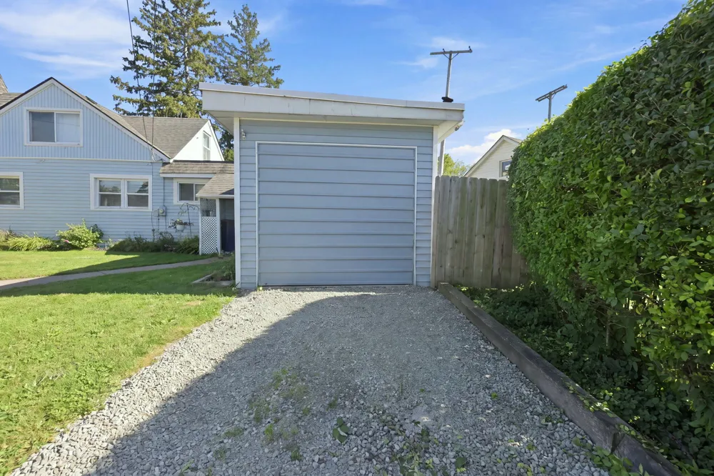 204 Lathrop Avenue Algonac, MI 48001