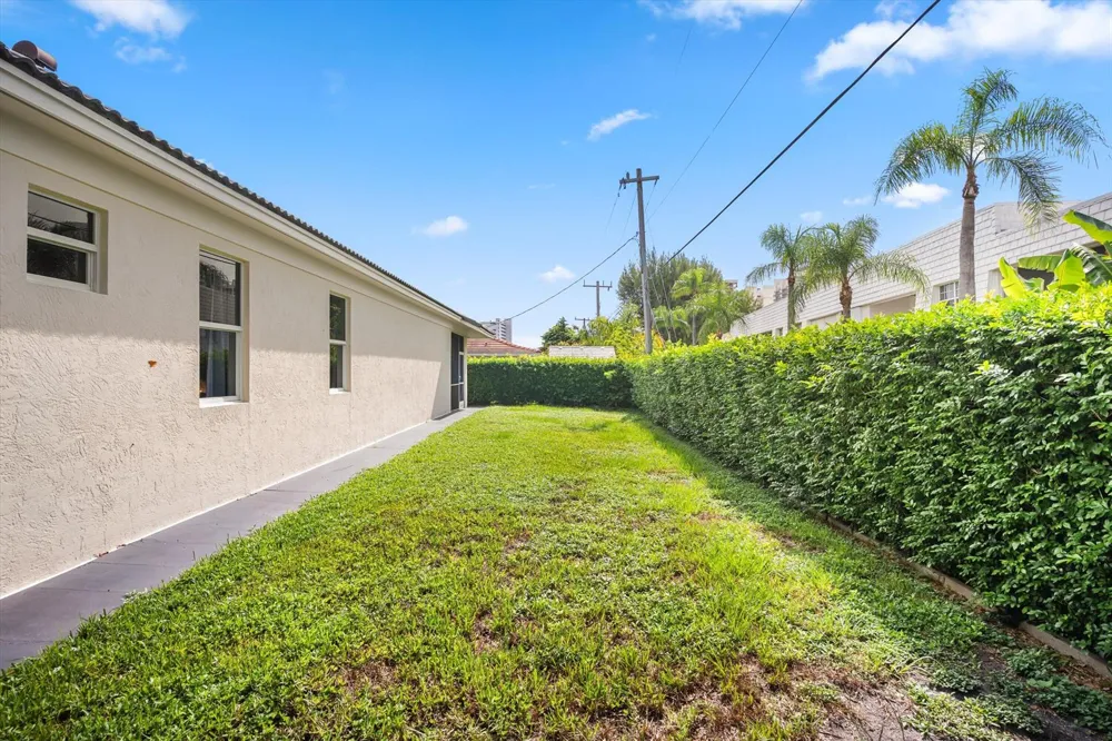 1211 SINGER DRIVE Singer Island, FL 33404