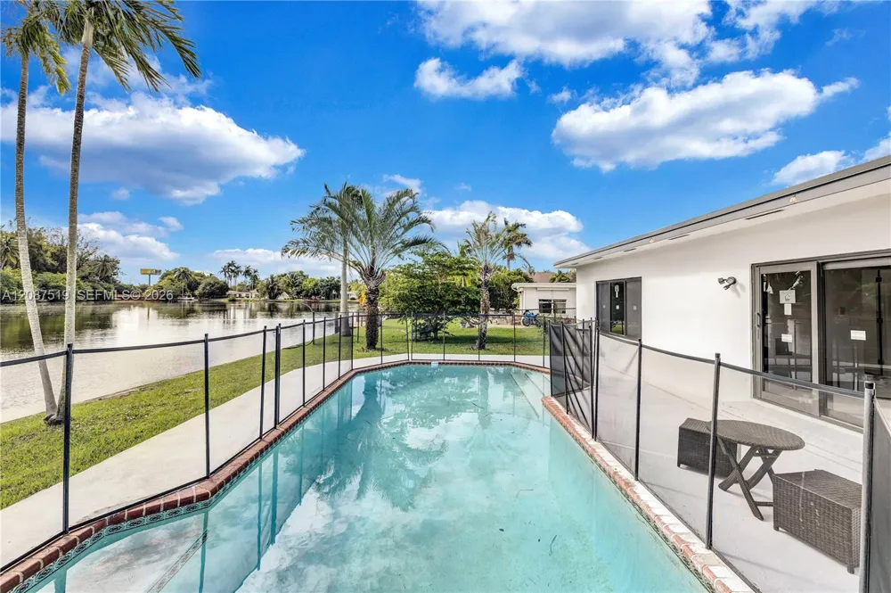 217 31st Ave Hollywood, FL 33021