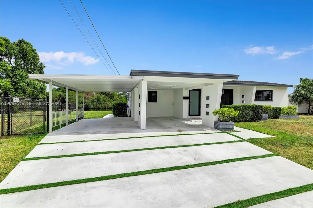 217 31st Ave Hollywood, FL 33021
