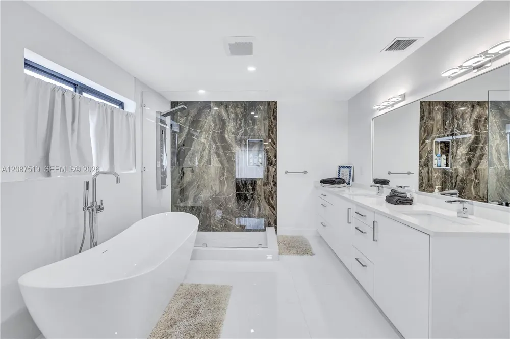 217 31st Ave Hollywood, FL 33021