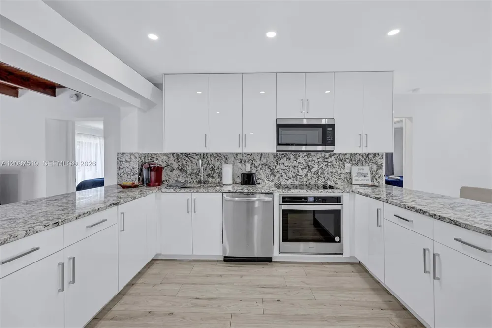 217 31st Ave Hollywood, FL 33021
