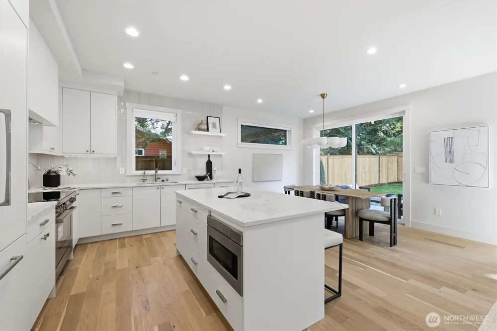 10026 Slater Avenue NE Kirkland, WA 98033