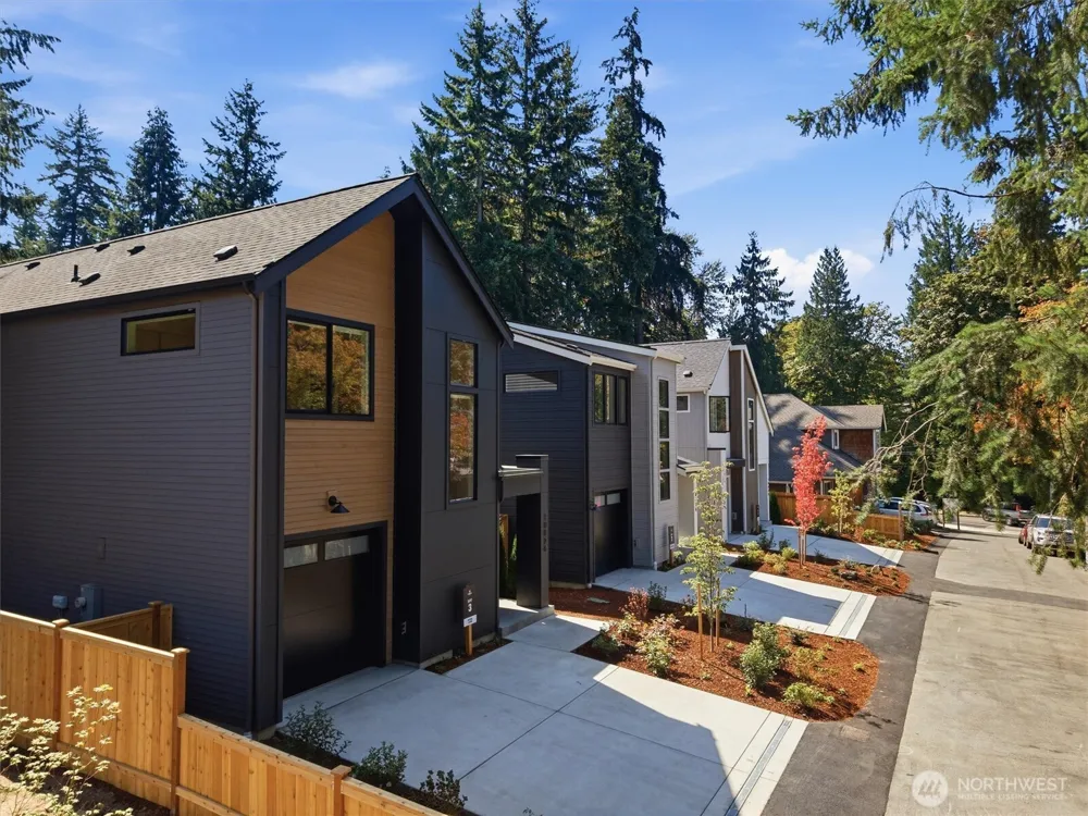 10026 Slater Avenue NE Kirkland, WA 98033