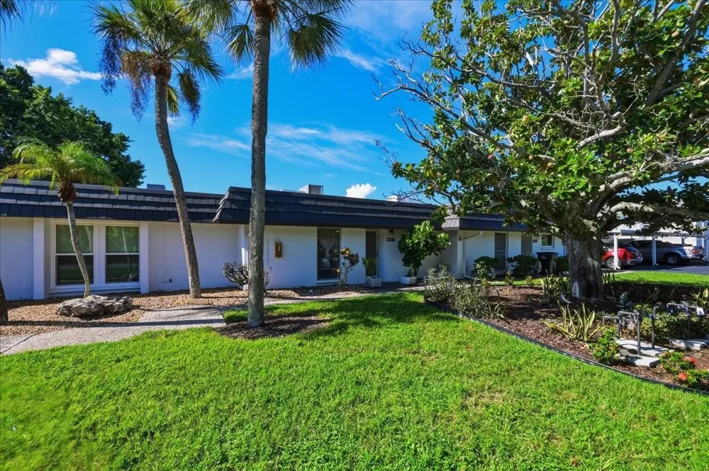 10407 WATERBIRD WAY #11 Bradenton, FL 34209