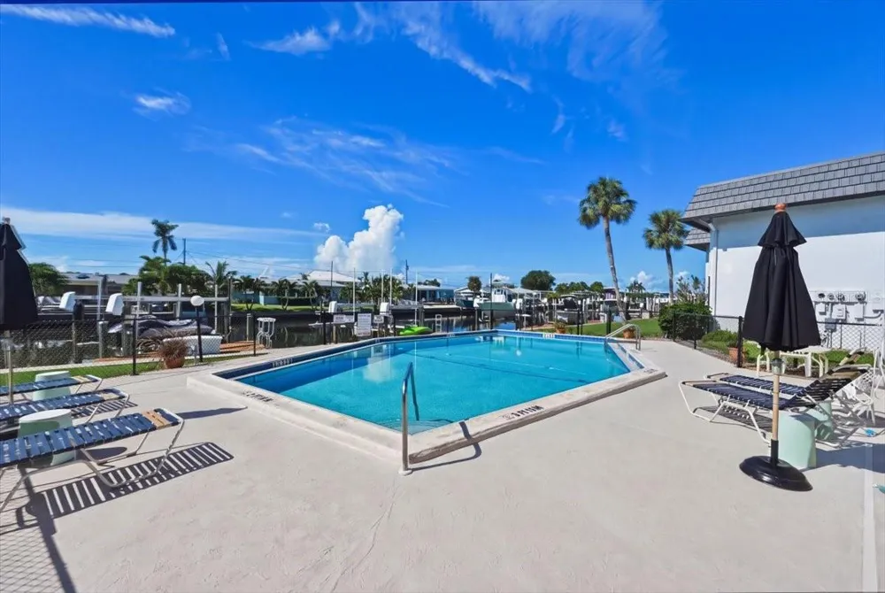 10407 WATERBIRD WAY #11 Bradenton, FL 34209