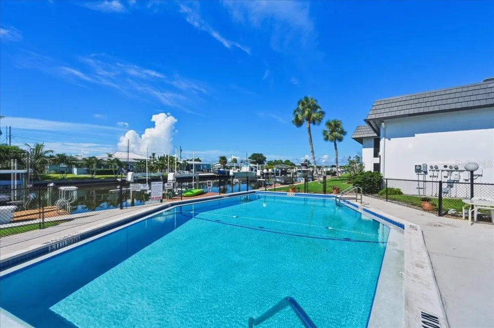 10407 WATERBIRD WAY #11 Bradenton, FL 34209